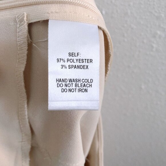 LULU'S Pleated Shorts Size Small - Picture 5 of 8